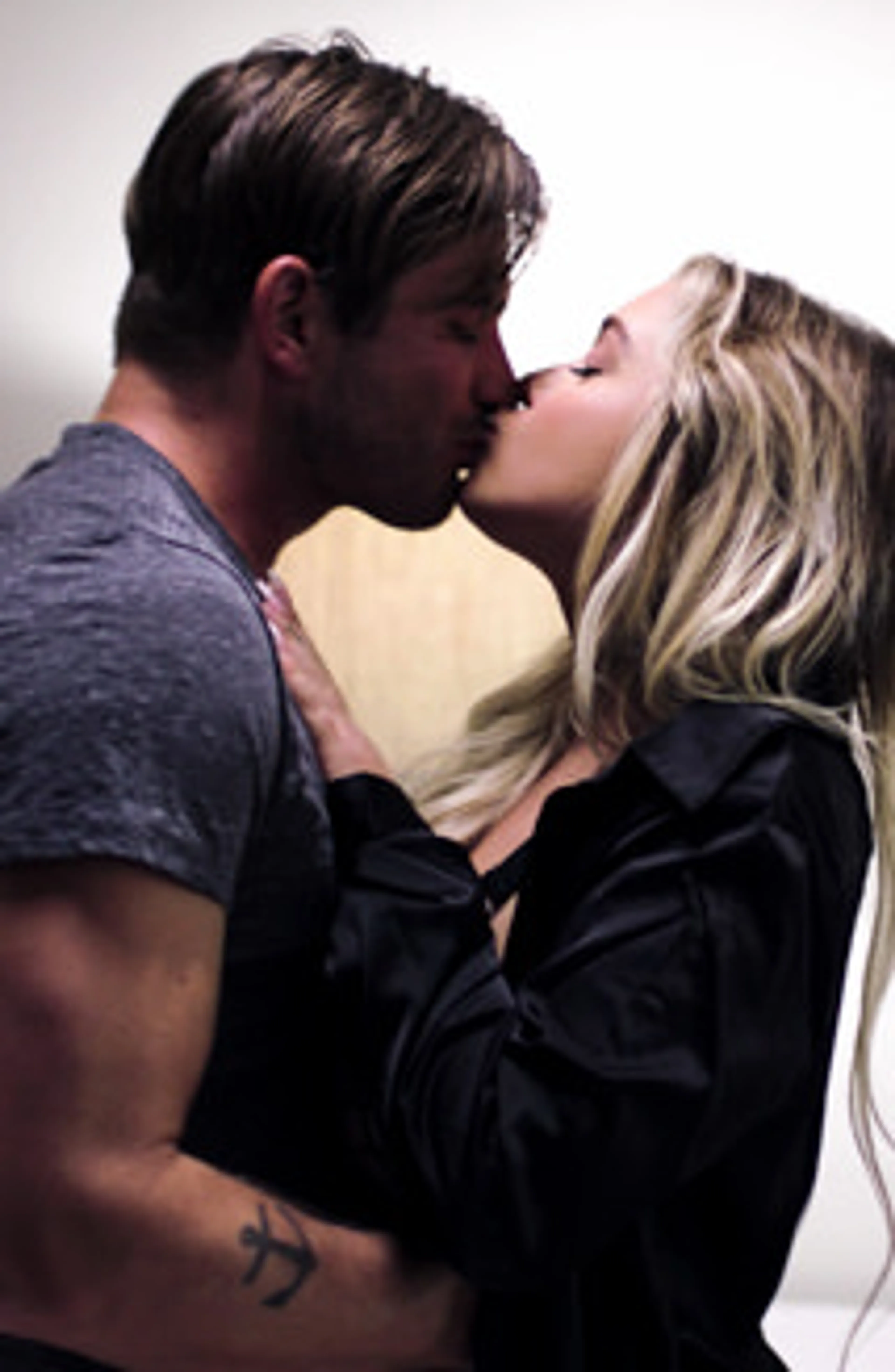 Cum Gluttons: Closet Cum-Guzzler