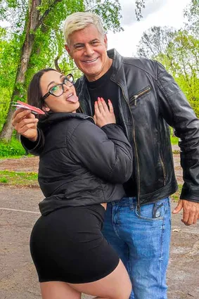 Double Pussy Penetration Squirting threesome