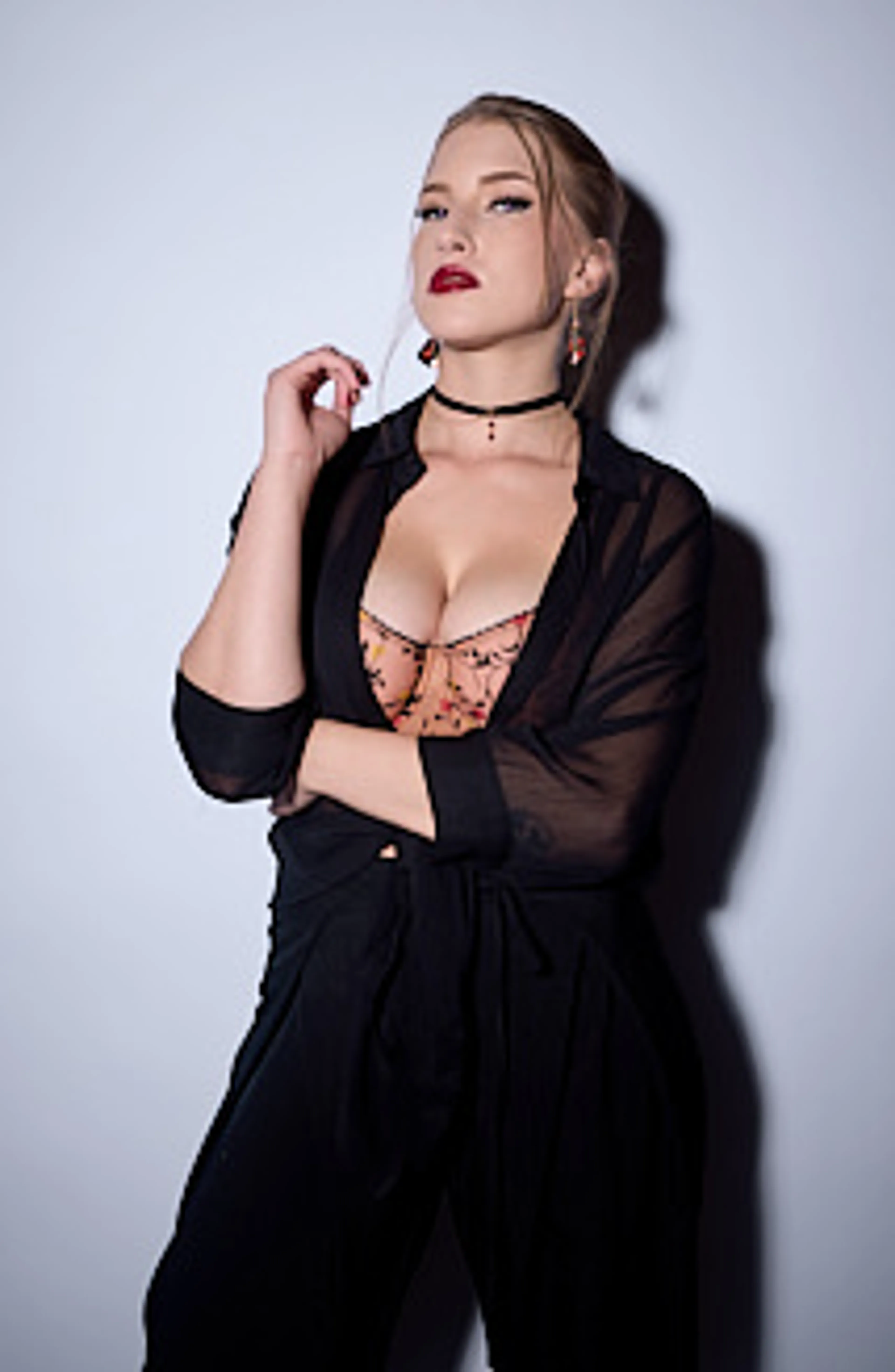 How Women Orgasm - Octavia Red