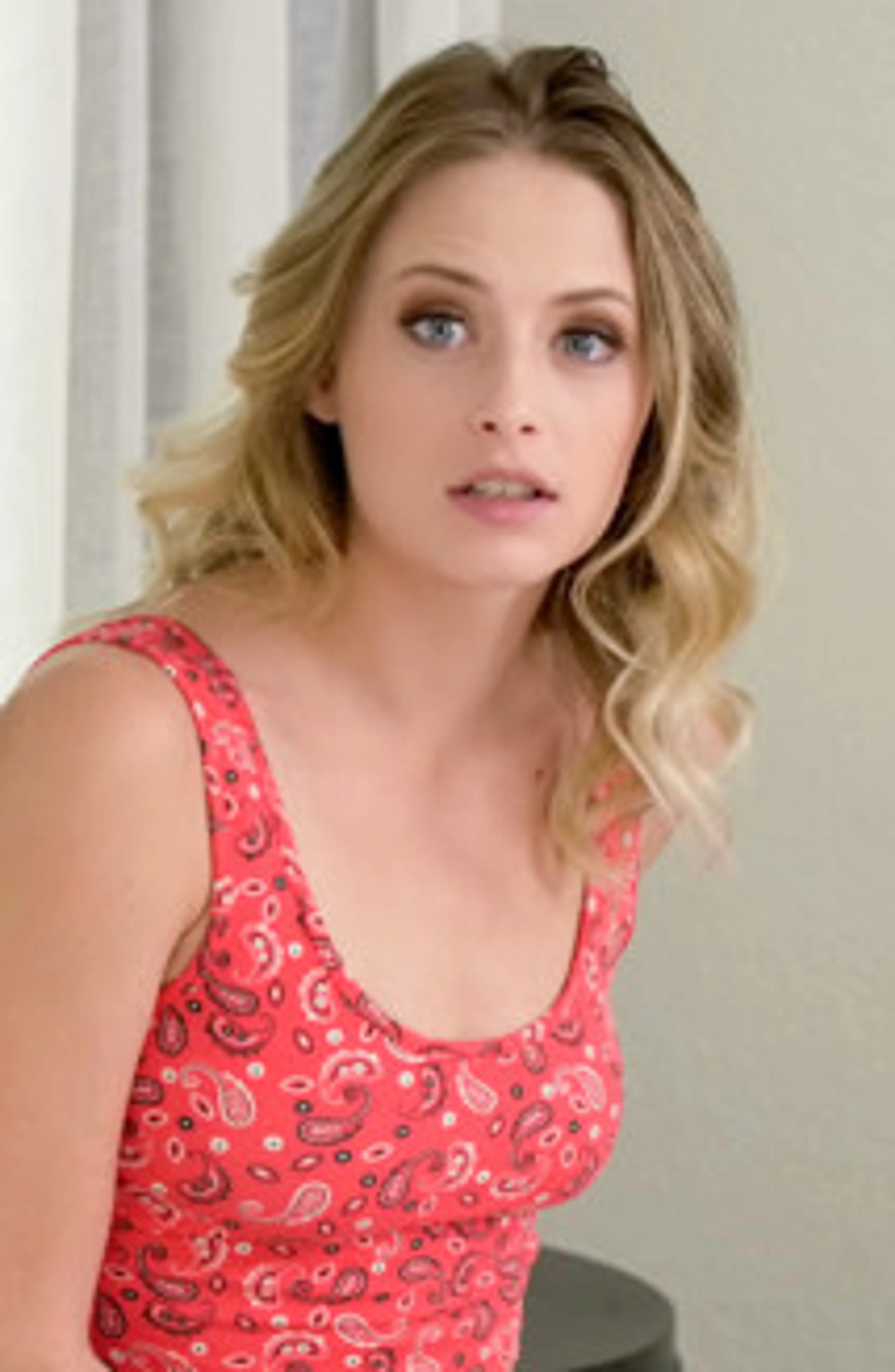 Handling My Stepsister - S21:E5