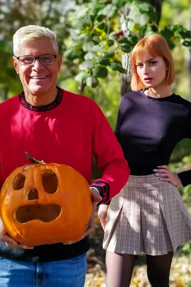 Dolly Dyson squirts hard from anal sex with Porno Dan