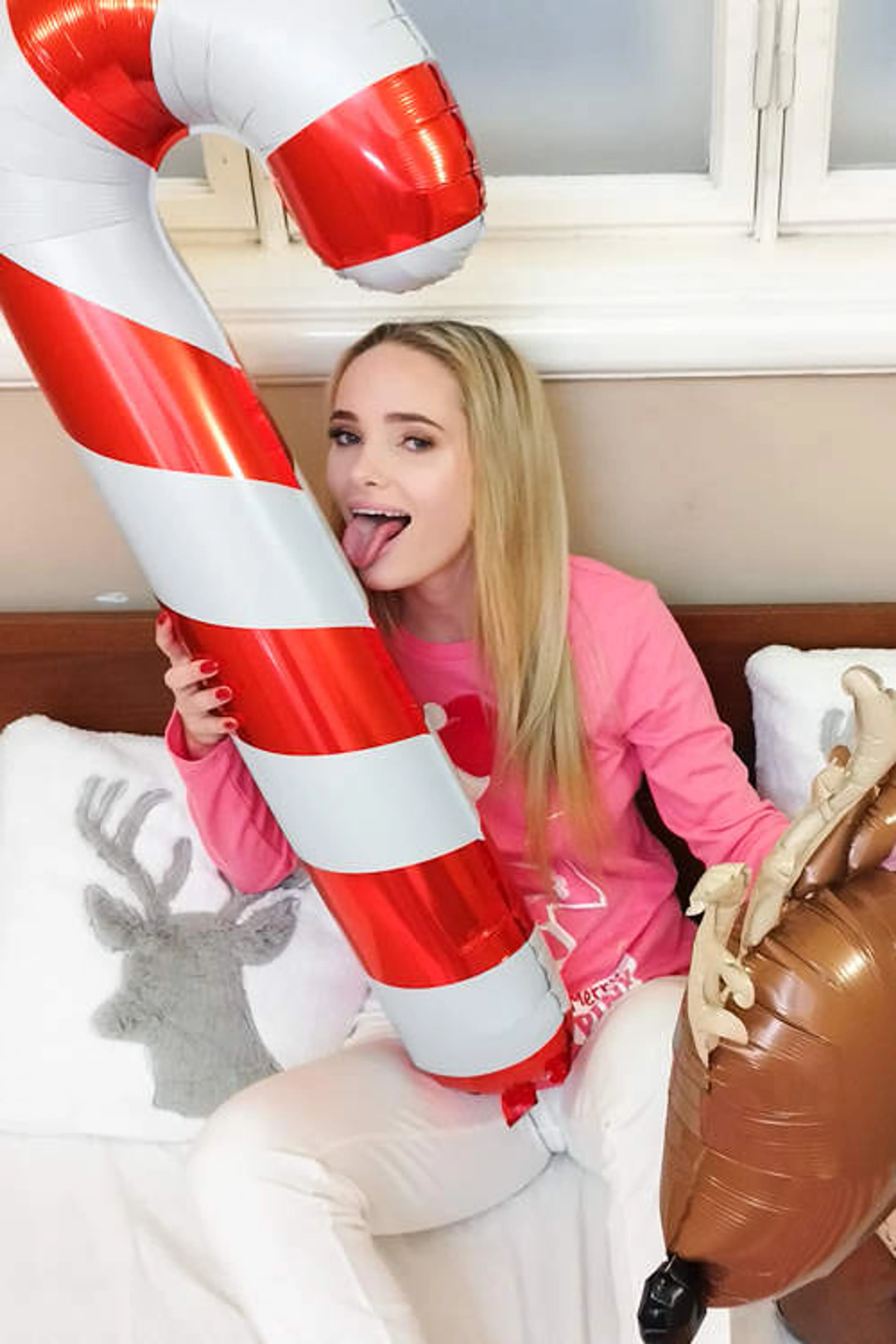 SASSY STEPDAUGHTER Athena Fleurs gets CHRISTMAS CREAMPIE by HUGE COCK 