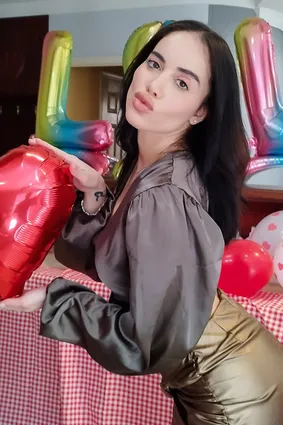 BIG BOOTY HOTWIFE VICTORIA JUNE MAKES LOVE COVERED in STRANGER'S SPERM