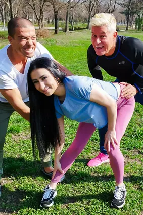 DIDI ZERATI BUSTY FRENCH BABE DOUBLE PENETRATED (DP) & SQUIRTS FROM TWO COCKS INTO HAIRY CUNT 