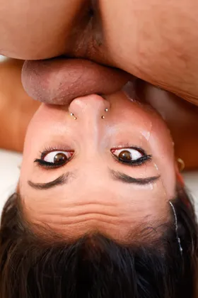 Busty babe Hailey Rose will deppthroat a thick cock