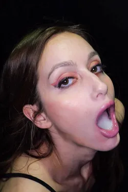 Nadia Noja's Second Gloryhole