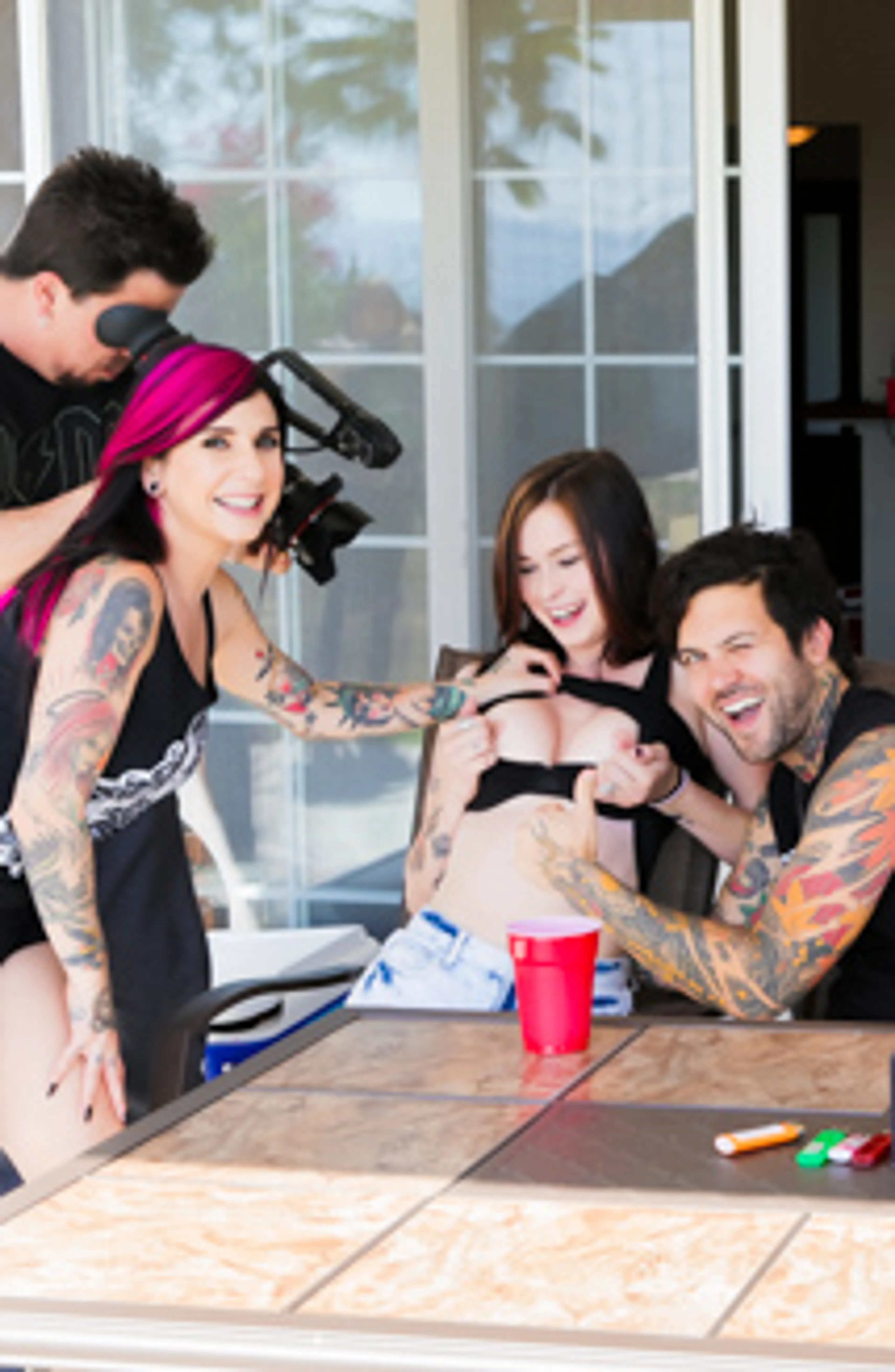 Between Scenes Hang Out Sex