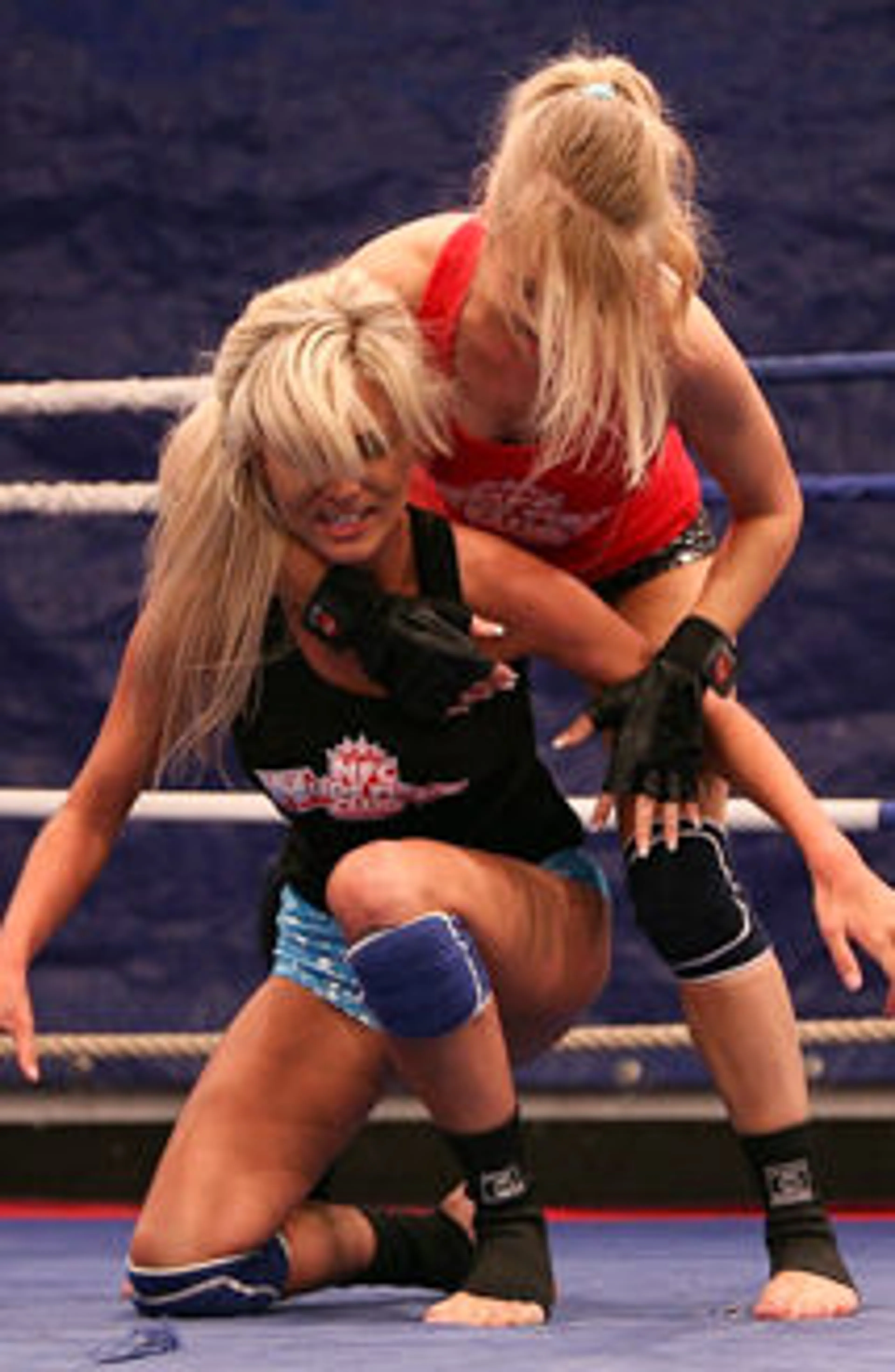 NudeFightClub backstage with Michelle Moist & Laura Crystal